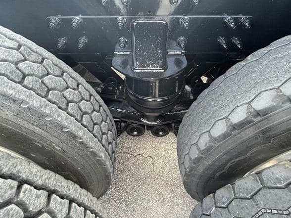 2023 Kenworth T880 image 9