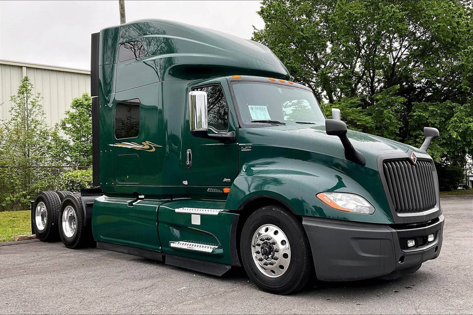 2022 International LT625 Sleeper Semi Truck - 73" Raised Roof Sleeper, A26 400HP, 11 Speed image 1