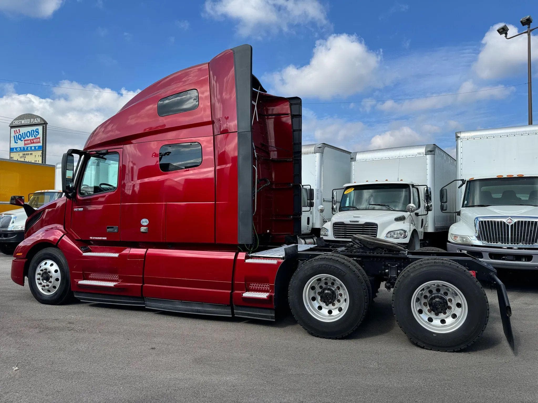 2021 Volvo VNL image 18