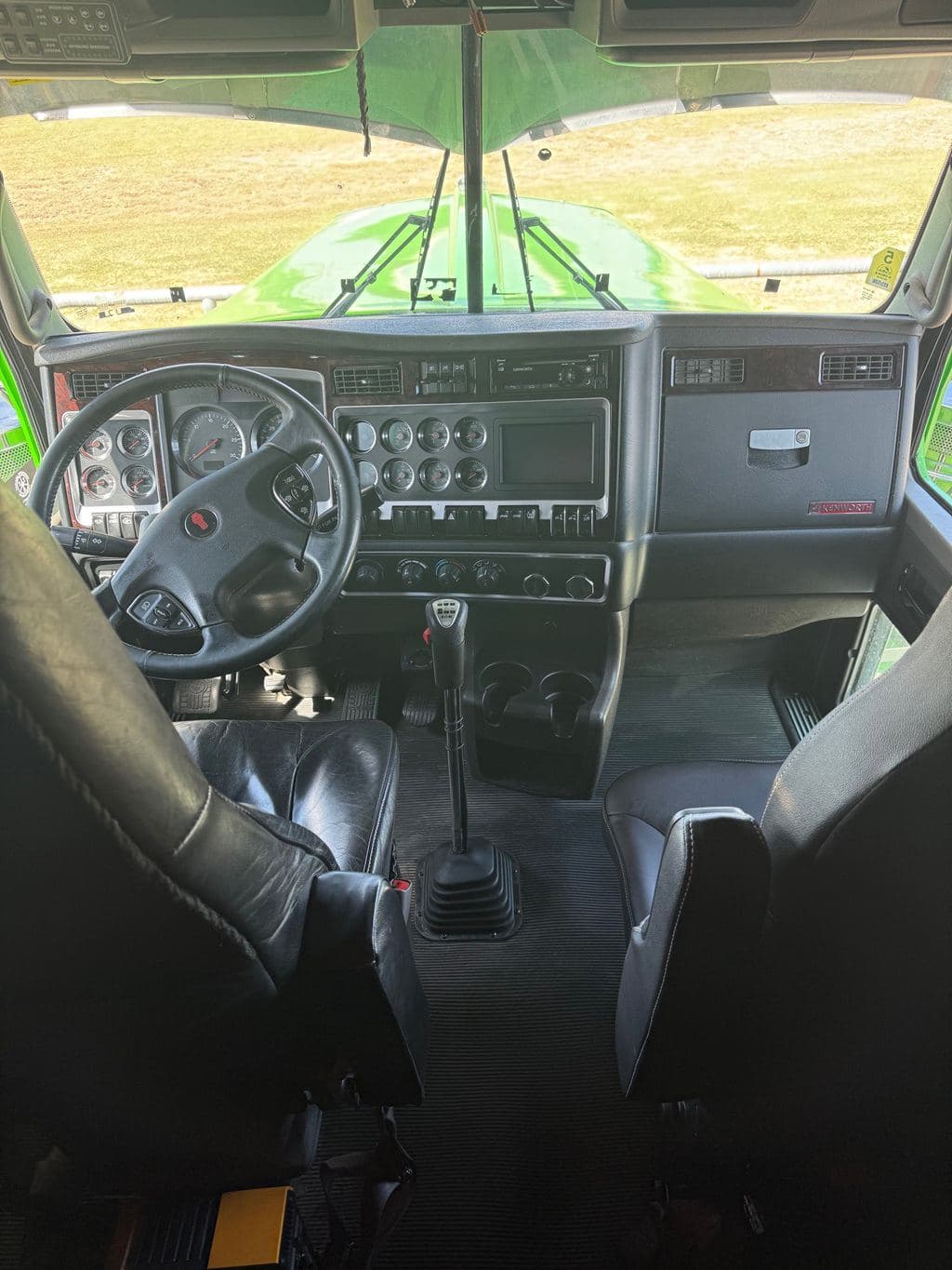 Used 2022 KENWORTH W900L image 3