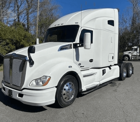 2020 Kenworth T680 image 1