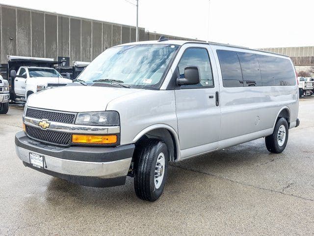 2025 Chevrolet Express 3500 LT Passenger image 7