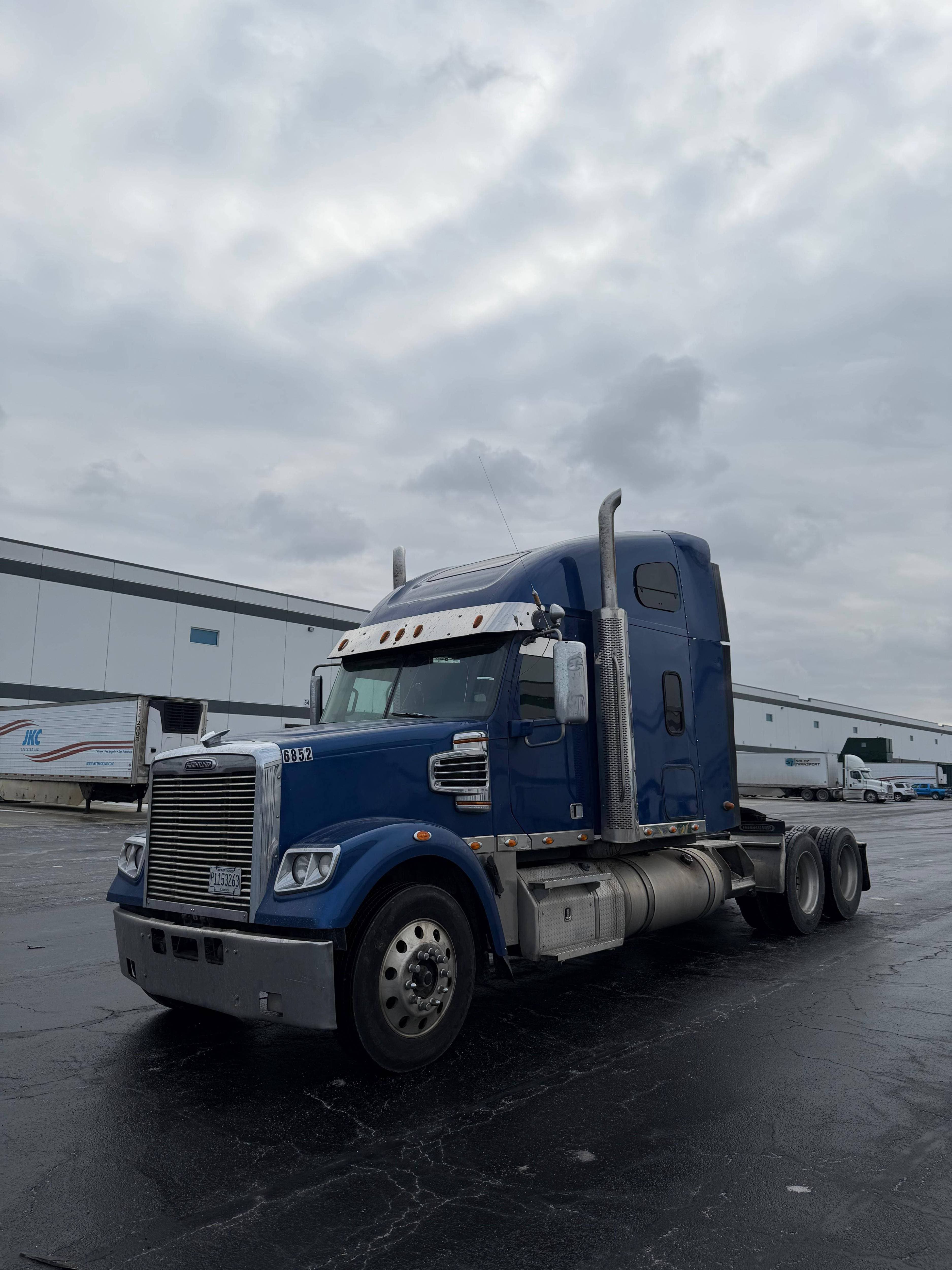 2021 Freightliner SD122 image 4