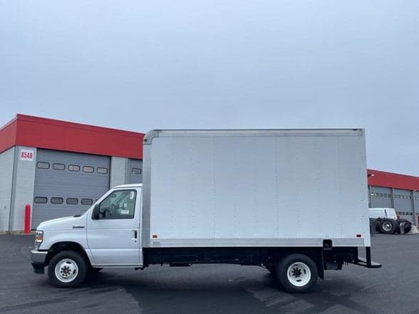 2024 Ford E450 image 8