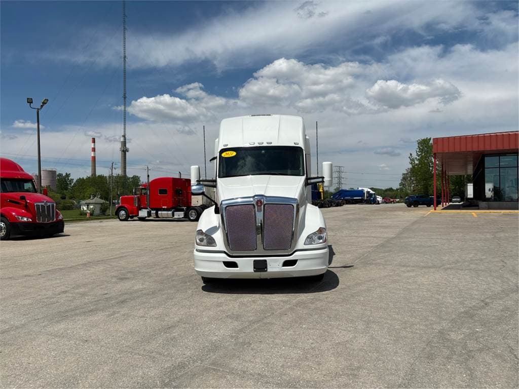 2021 Kenworth T680 image 4