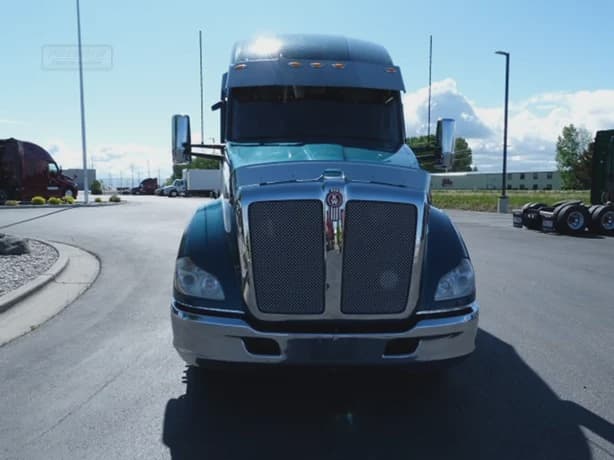 2021 Kenworth T680 image 2