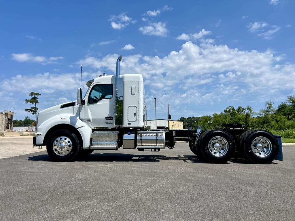 New 2027 KENWORTH T880 image 5
