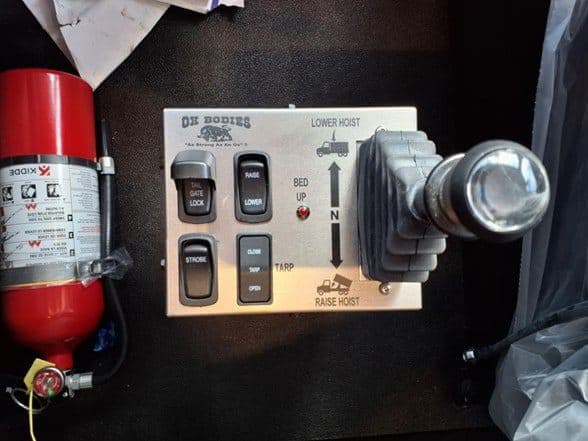 2025 Kenworth T880 image 25