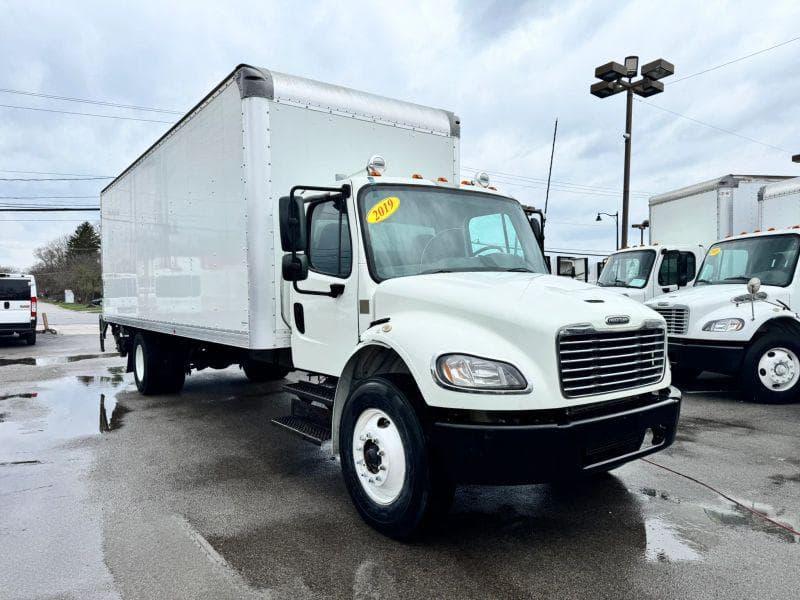 2019 Freightliner M2 106 image 3