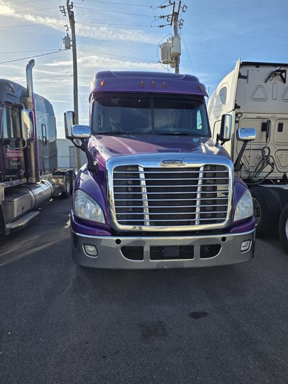 2018 FREIGHTLINER CASCADIA 125 TNHC8589LAK Web image 3