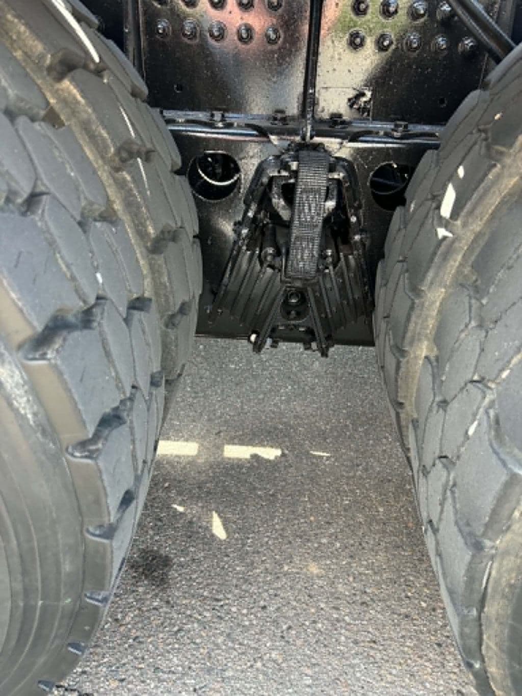 Used 2024 KENWORTH T880 image 7
