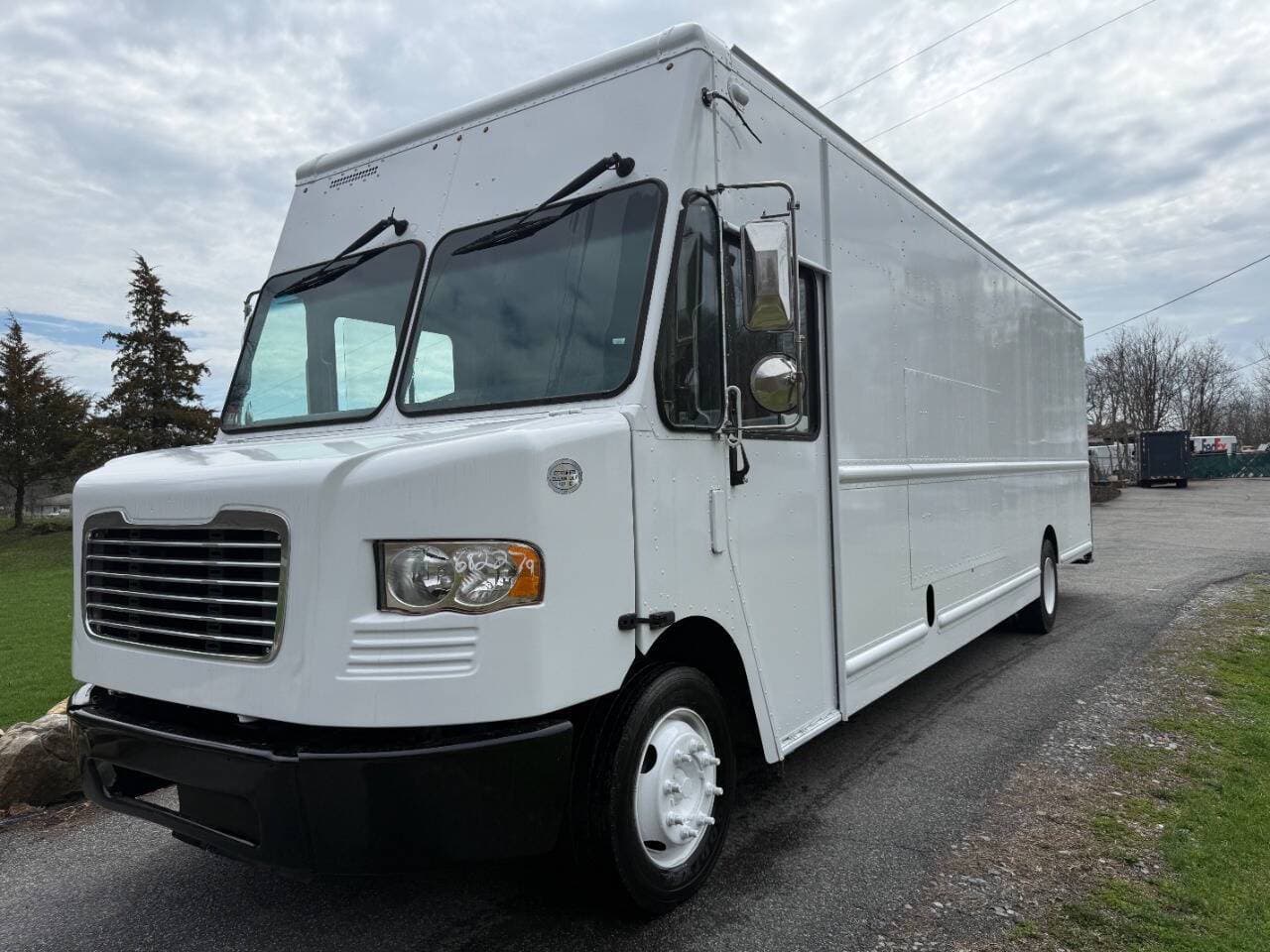 2017 Freightliner MT55 image 1