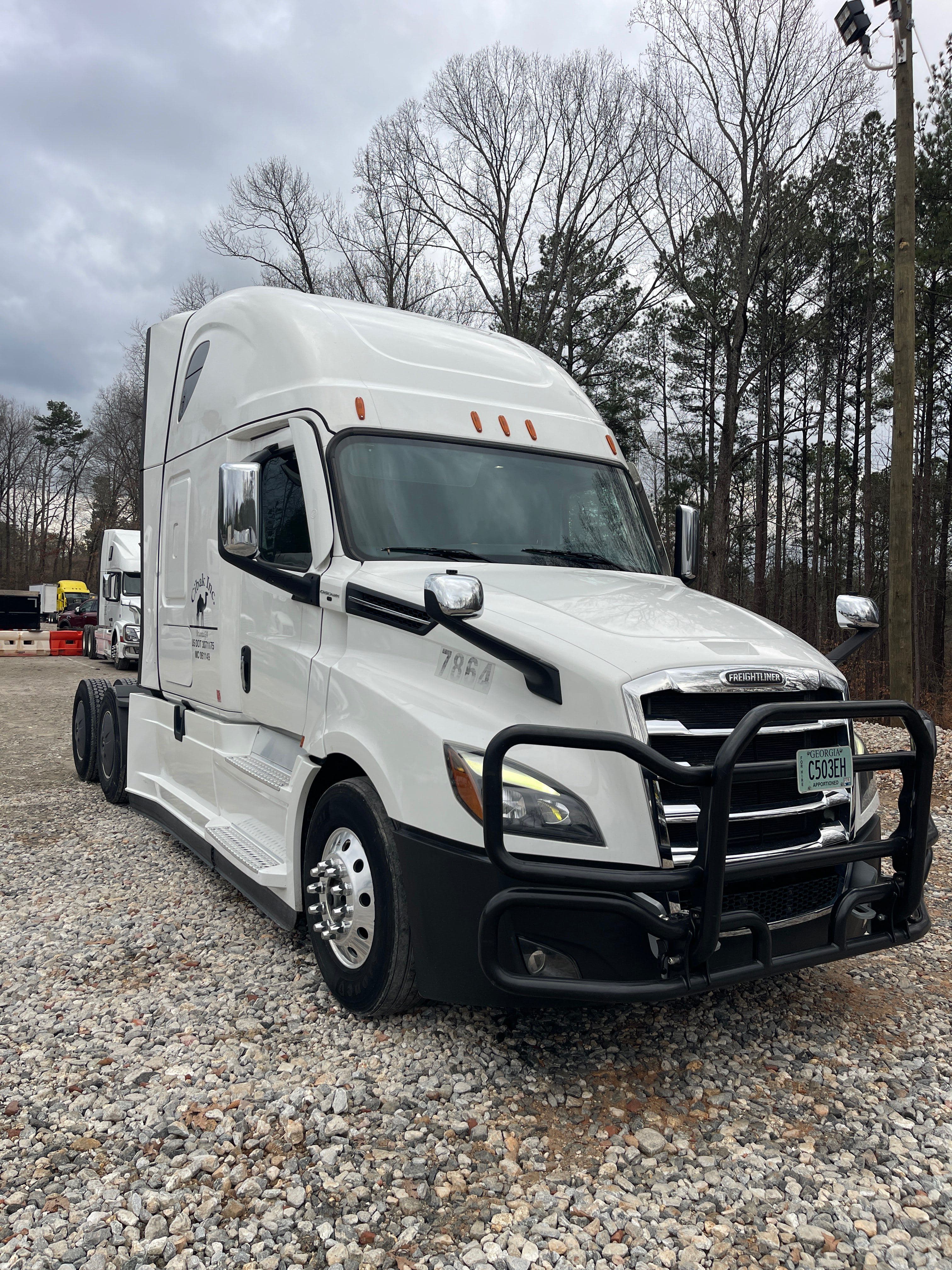 2022 Freightliner Cascadia image 2