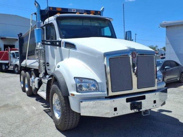 2025 Kenworth T880 image 1