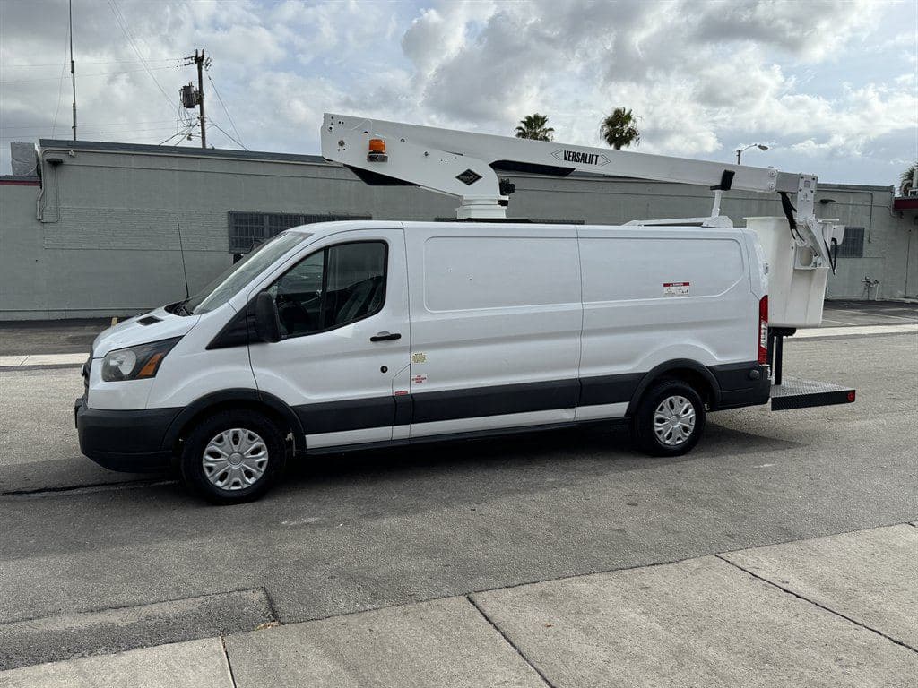 2017 Ford Transit Cargo image 5