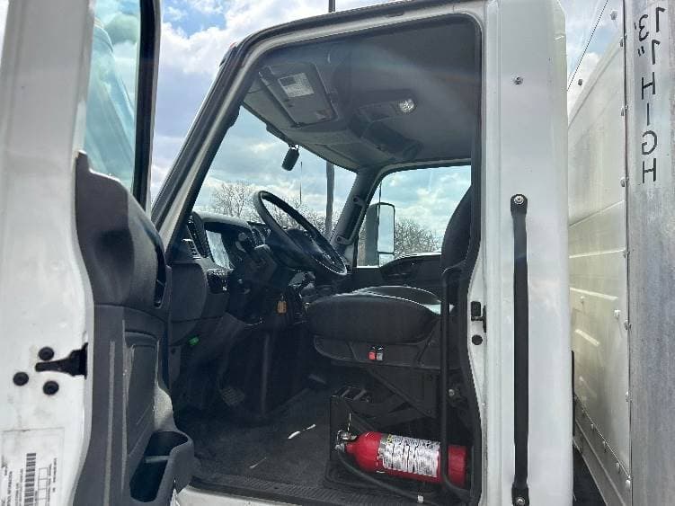 2022 International MV607 Box Truck - 220HP, 6 Speed Automatic, Roll up Door image 16
