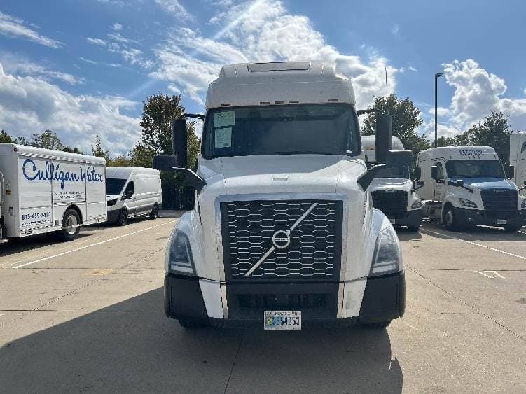 2023 Volvo VNL image 1