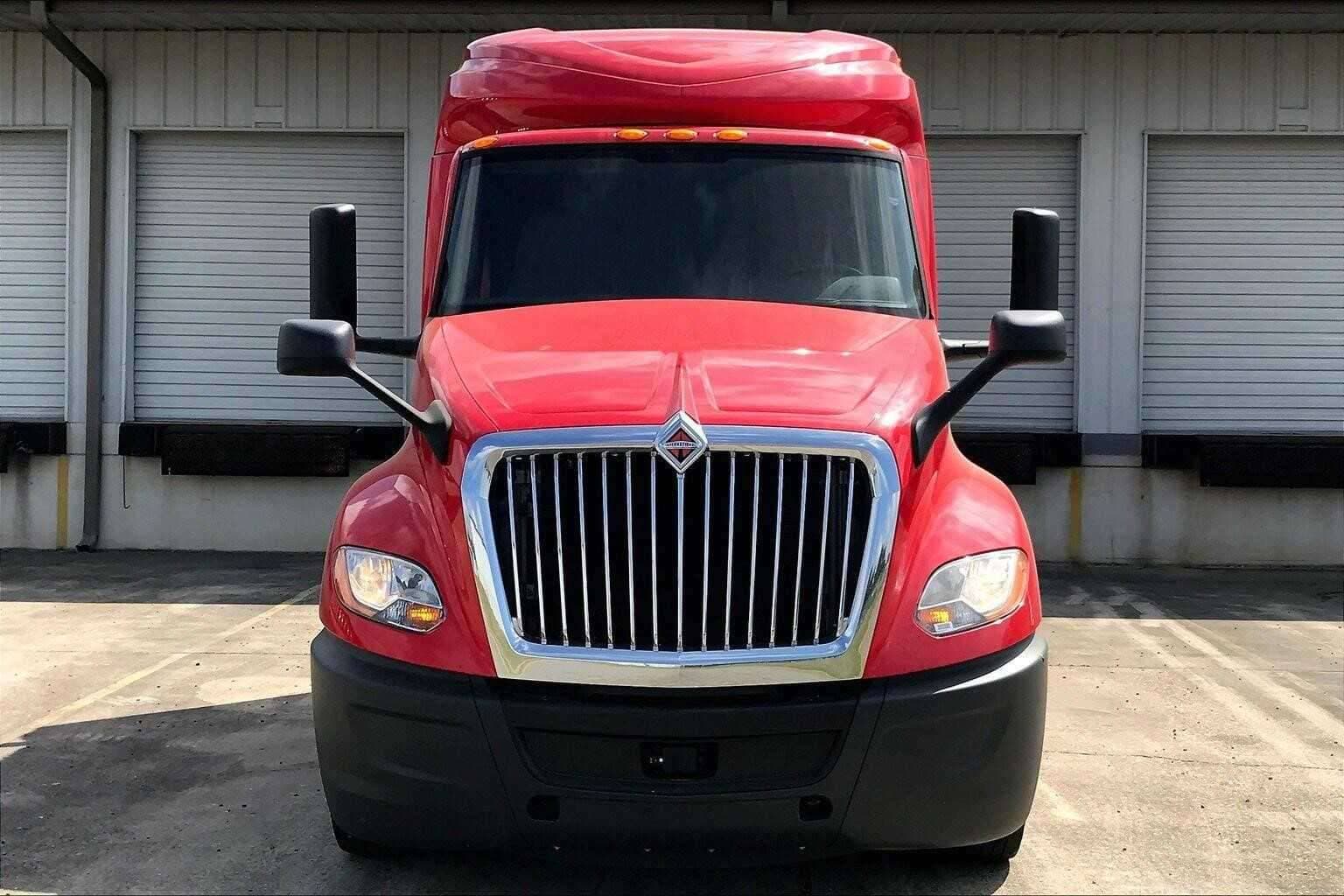 2021 International LT625 image 3