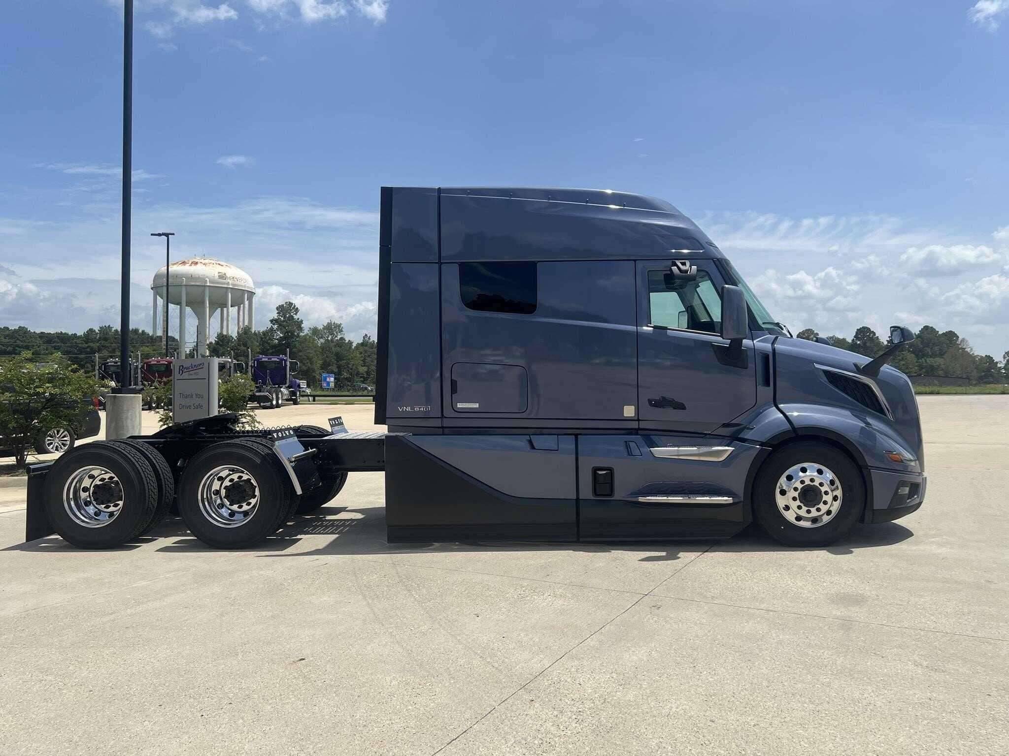 New 2026 VOLVO VNL64T840 Conventional - Sleeper Truck in Bossier City, LA image 4