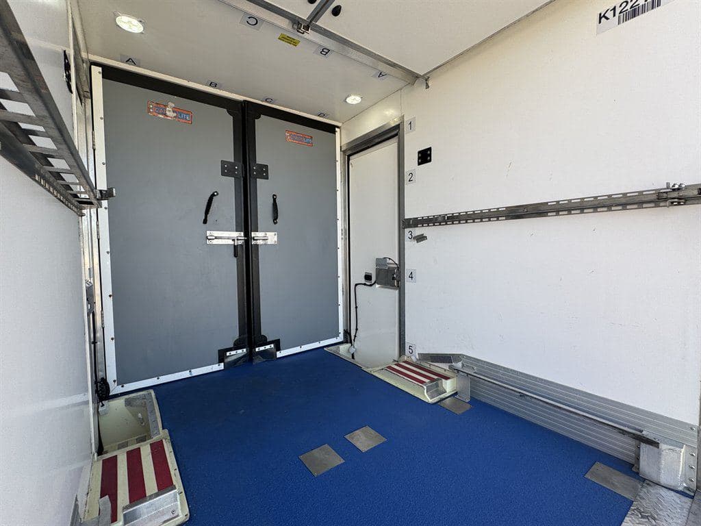 2023 Ford Transit T-350 image 23