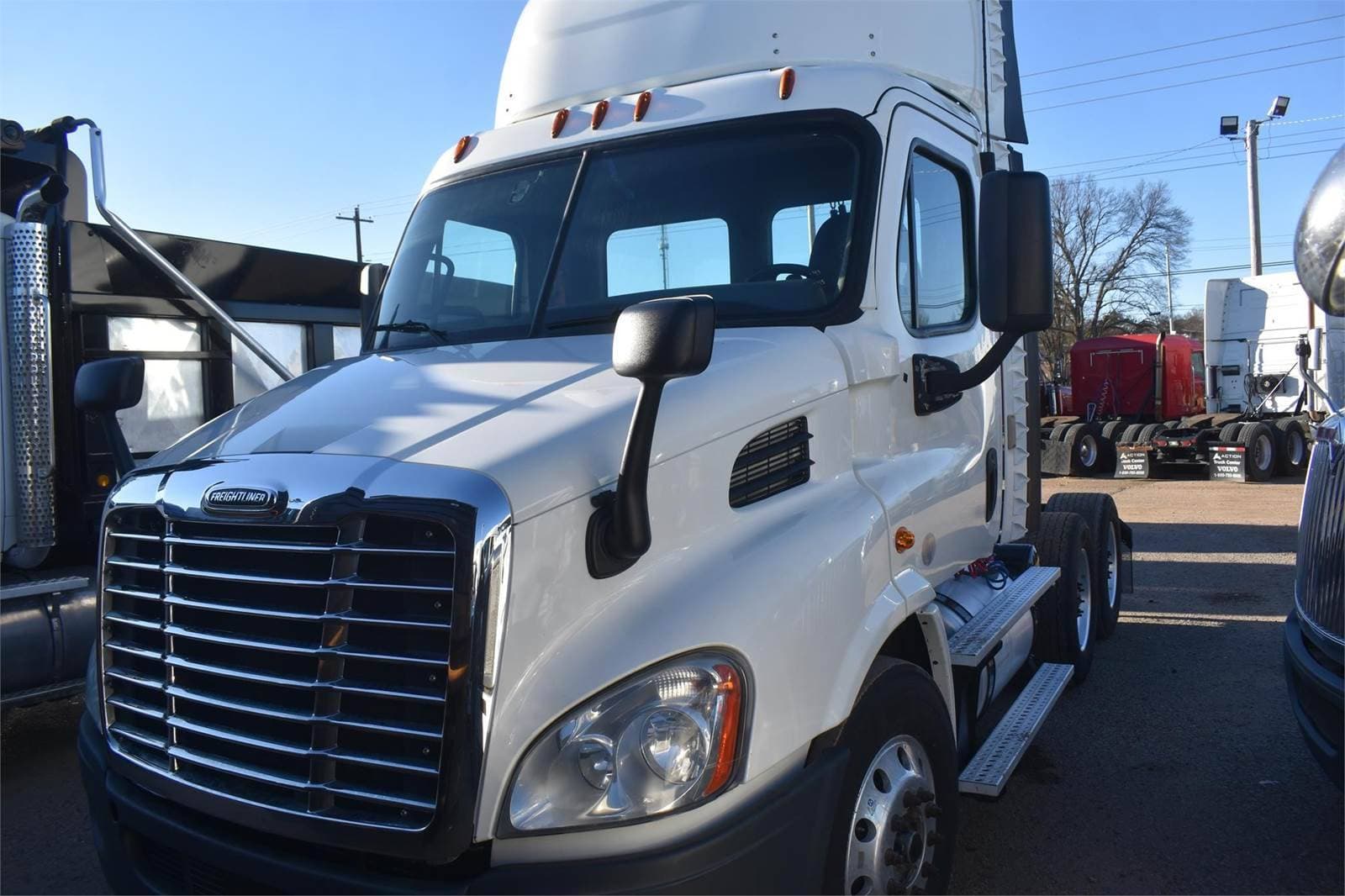 2018 Freightliner Cascadia 113 image 7