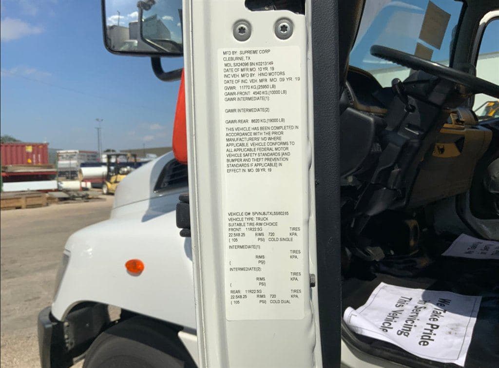 2020 Hino 268 image 12