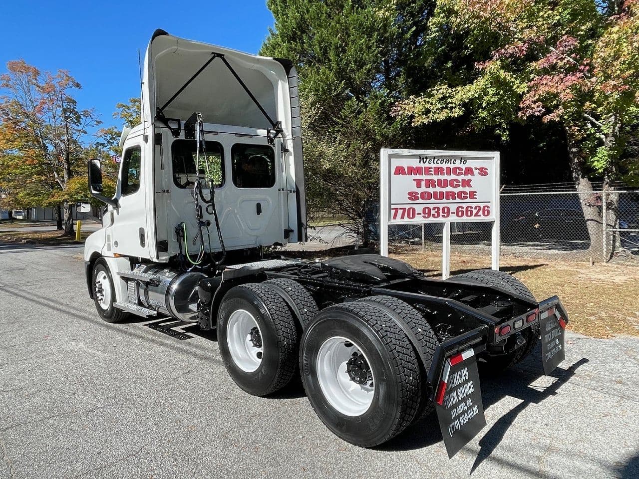 2020 Freightliner Cascadia 126 image 5