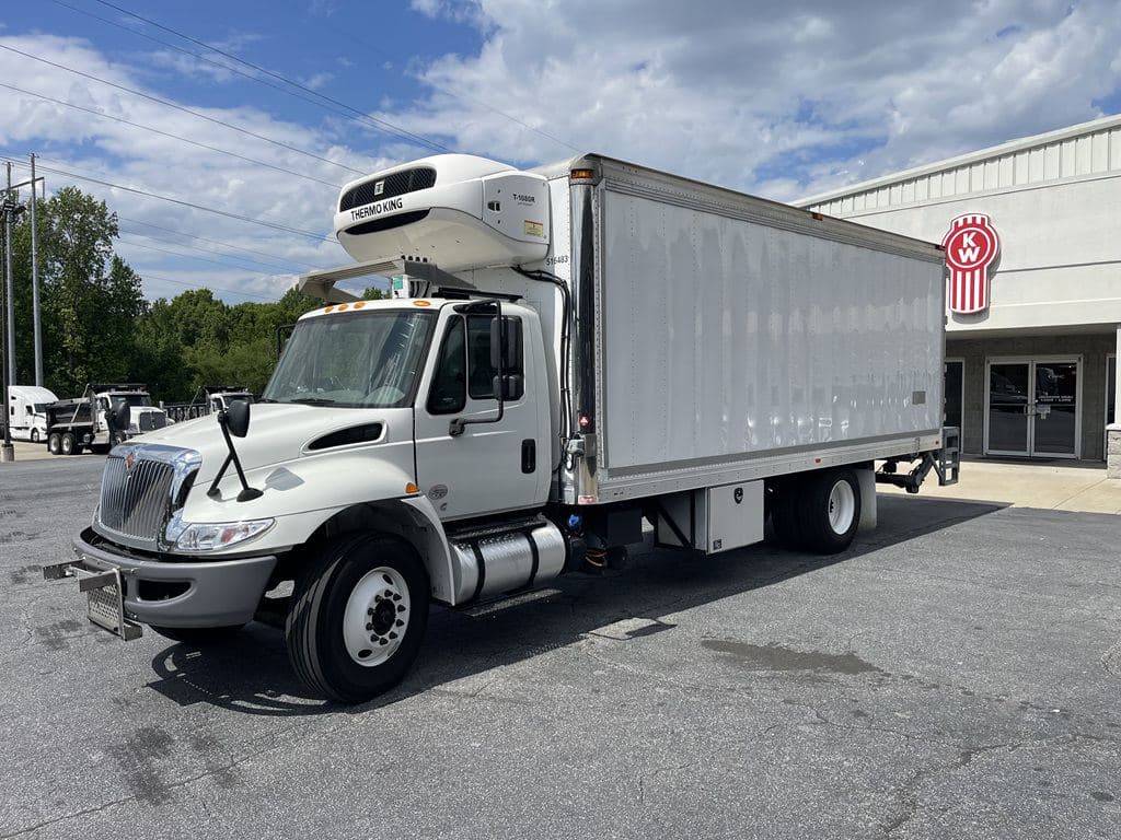 Used 2019 INTERNATIONAL 4300 image 2
