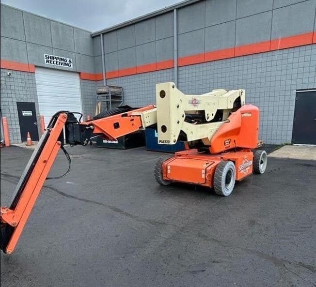 2015 JLG E400AJPN PL6370 image 9