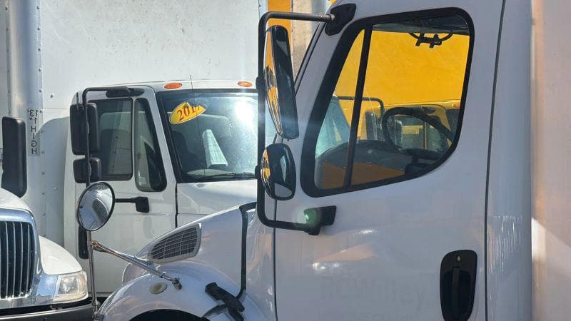 2017 Freightliner Cascadia 125 image 14