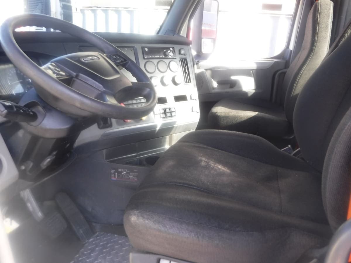 Used 2019 FREIGHTLINER Conventional - Day Cab - CASCADIA 116 For Sale image 4