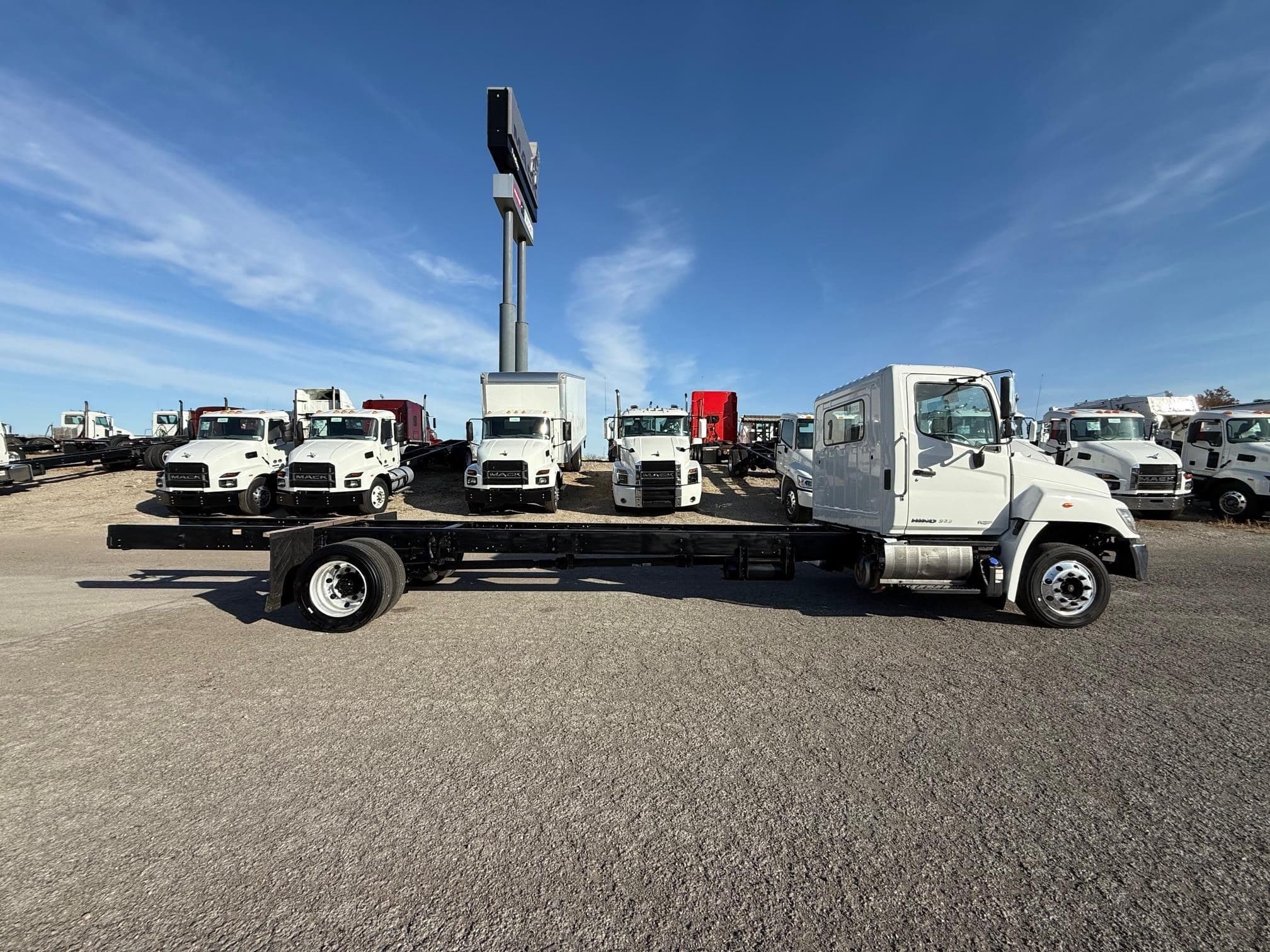 2020 HINO 268 115712 image 6