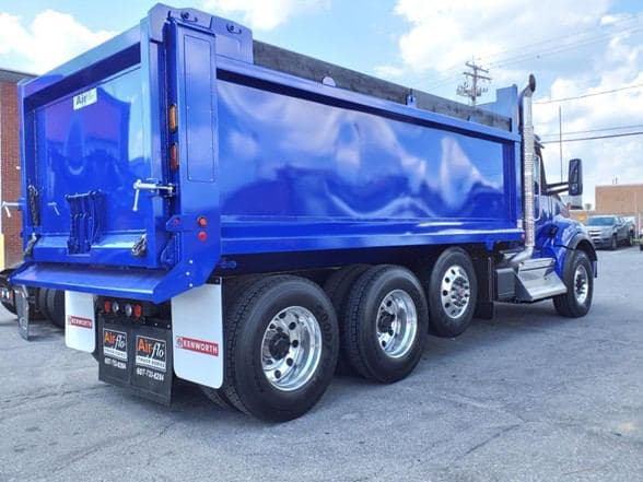 2025 Kenworth T880 image 3