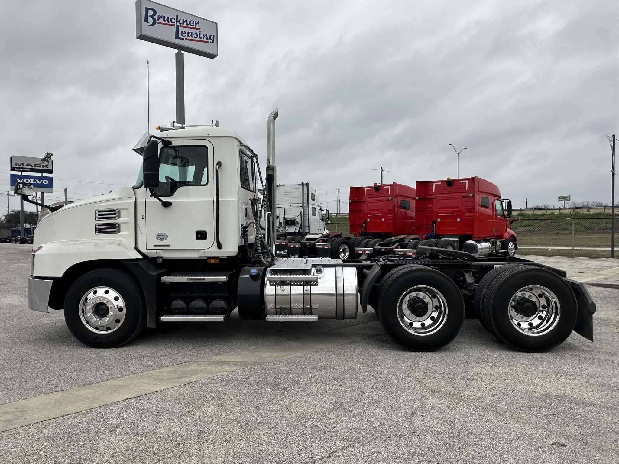 Used 2020 MACK ANTHEM Conventional - Day Cab in Tye, TX image 10