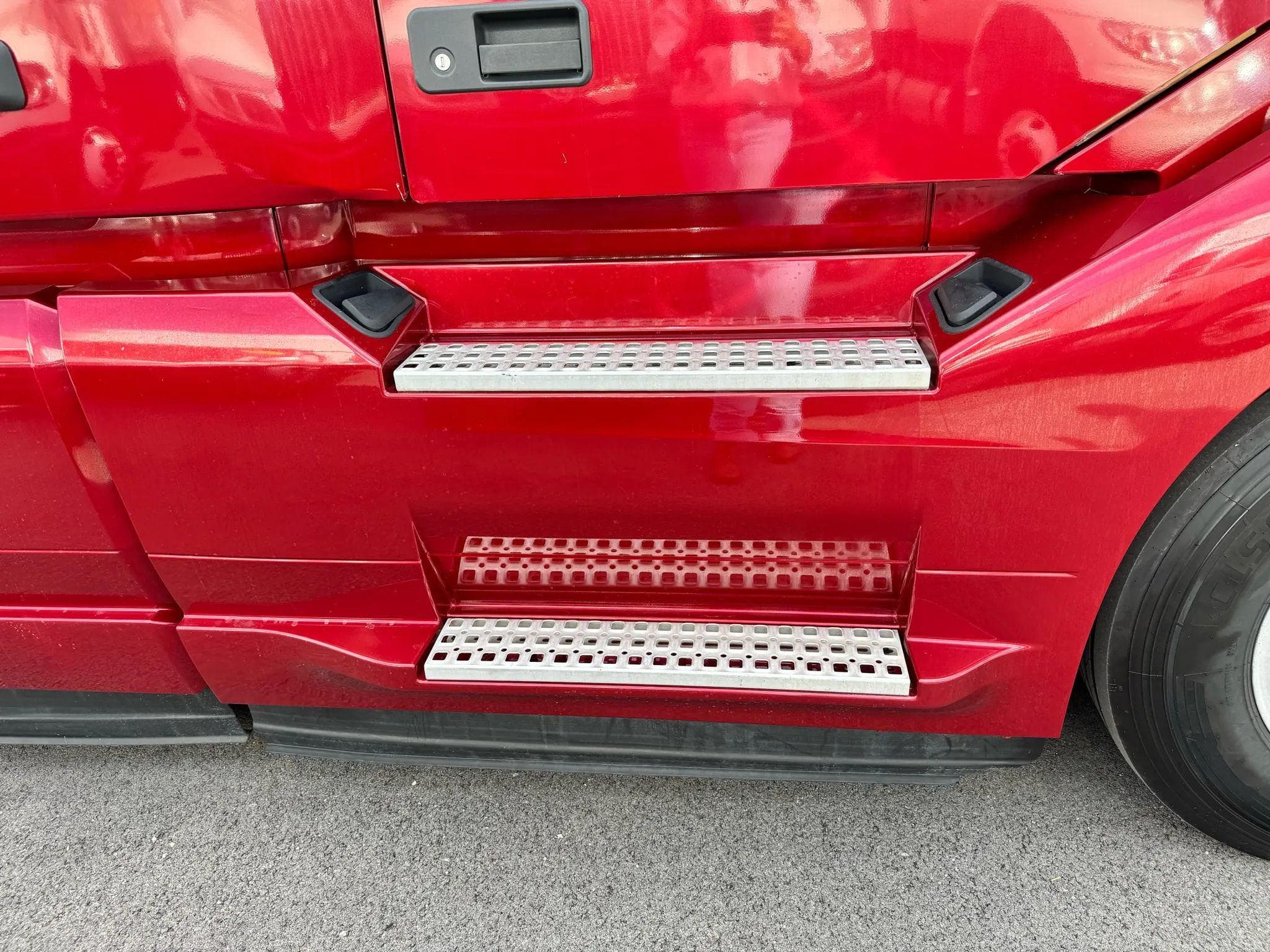 2021 Volvo VNL image 23