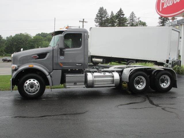 2020 Peterbilt 567 image 2