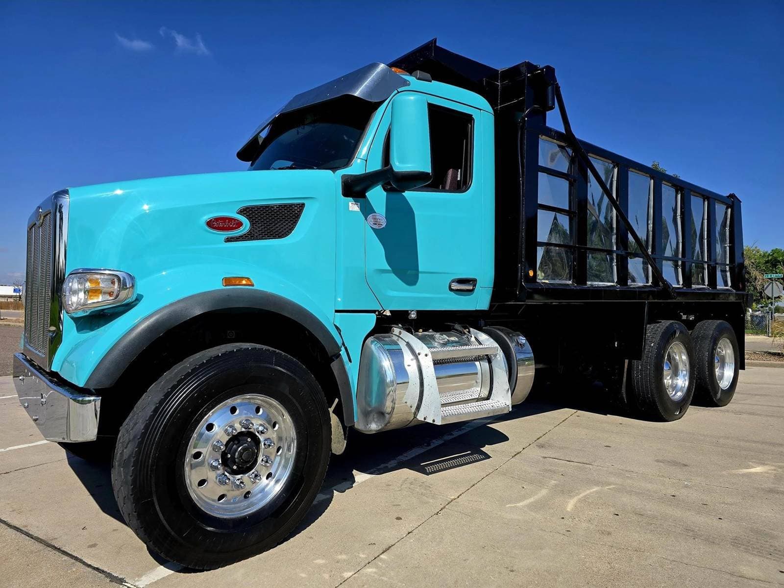 2022 Peterbilt 567 image 3