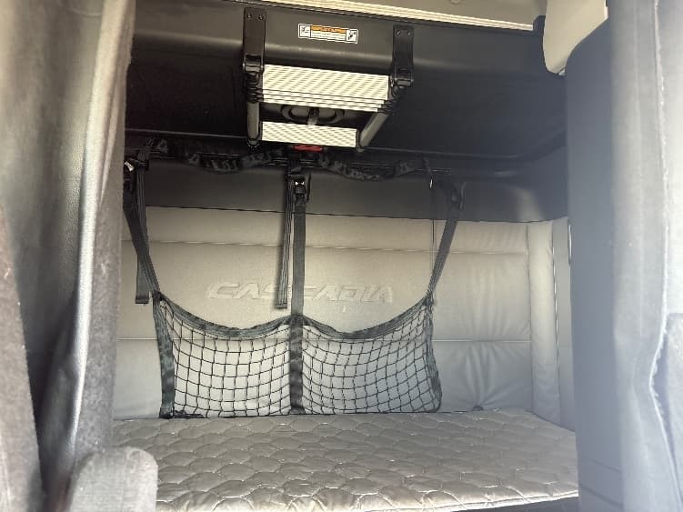 Used 2021 FREIGHTLINER Conventional - Sleeper Truck - CASCADIA 126 For Sale image 9