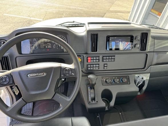 2026 Freightliner BUSINESS CLASS M2 106 image 6