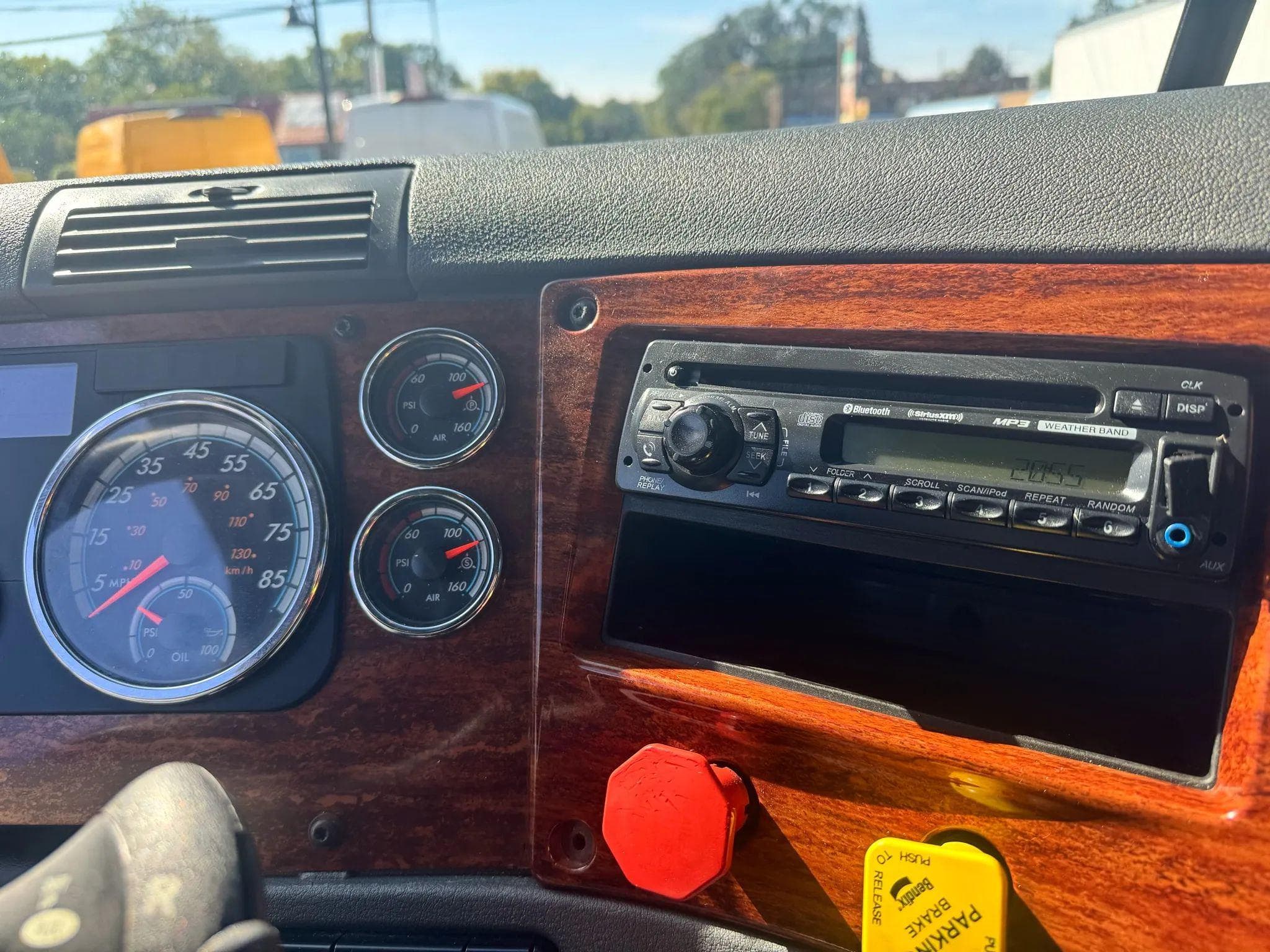 2016 Freightliner Cascadia image 34