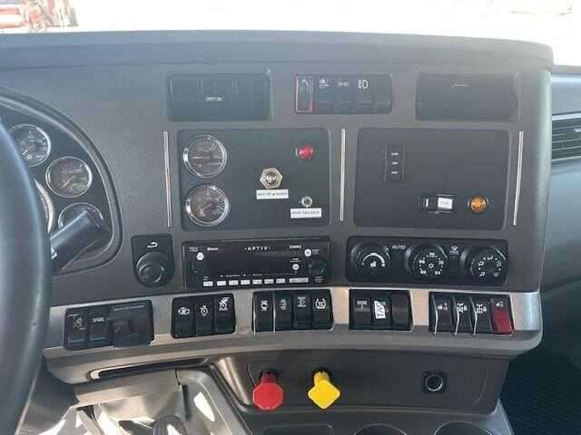 2019 Kenworth T880 image 12