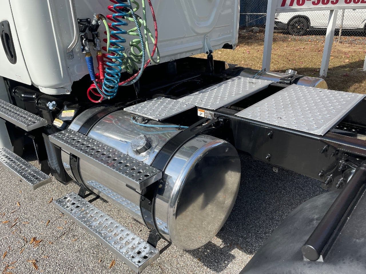 2019 Freightliner Cascadia 125 image 10