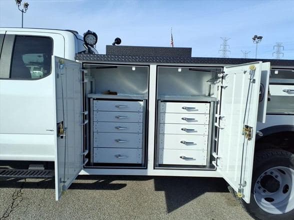 2026 Ford F550 image 8