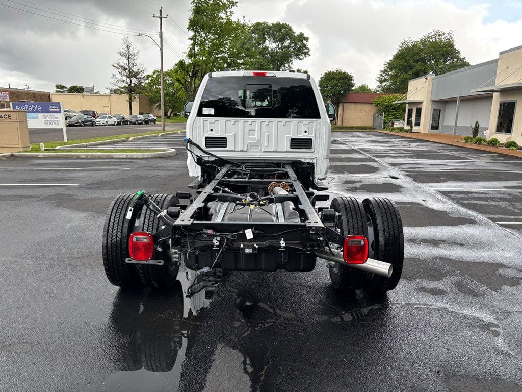New 2026 FORD F550 image 3