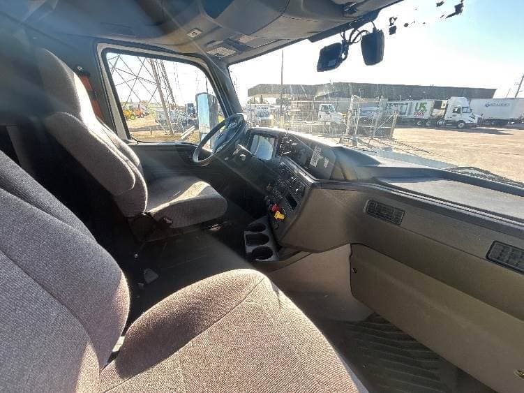 2023 International LT62F image 11