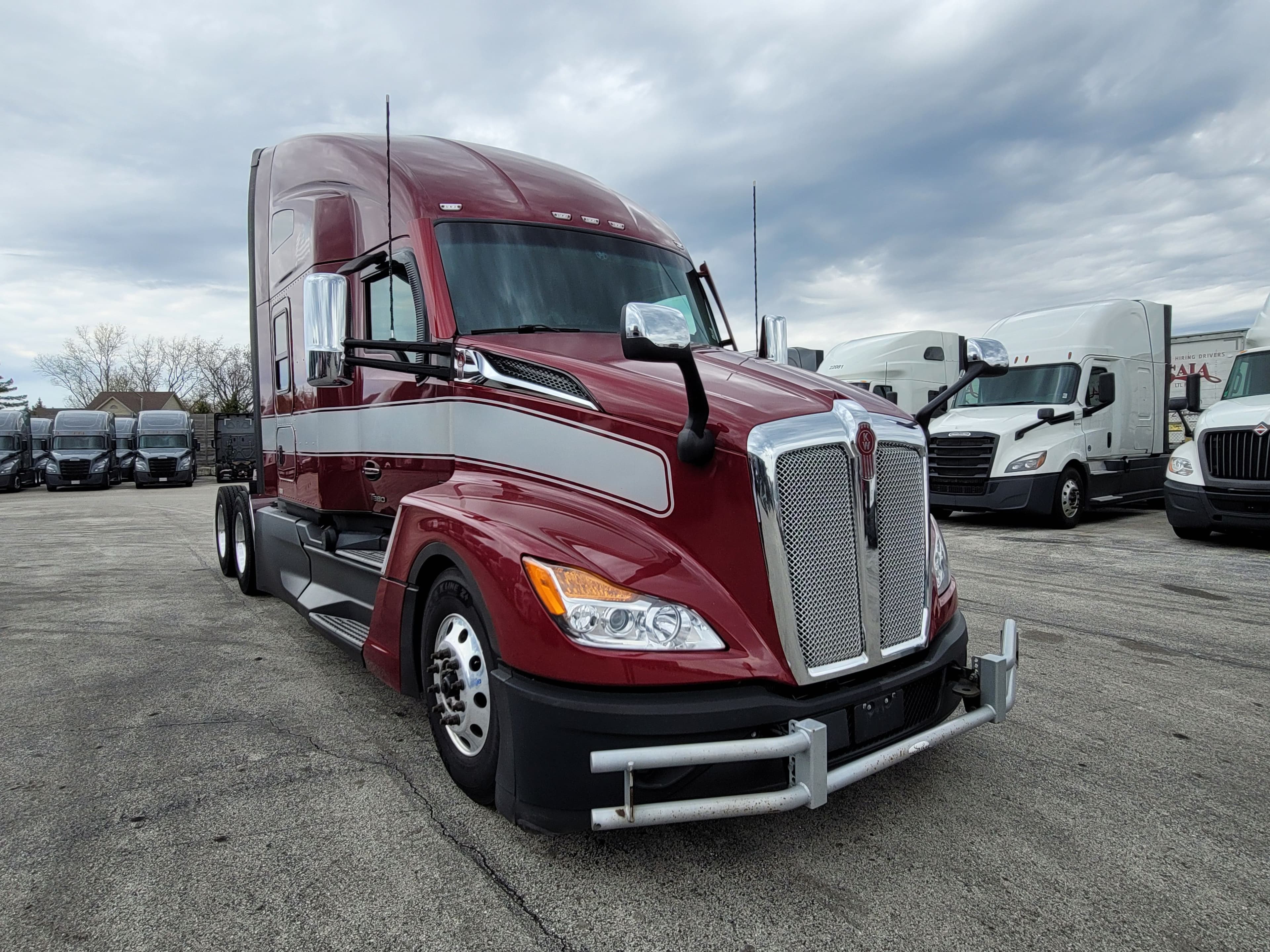 2023 Kenworth T680 image 5
