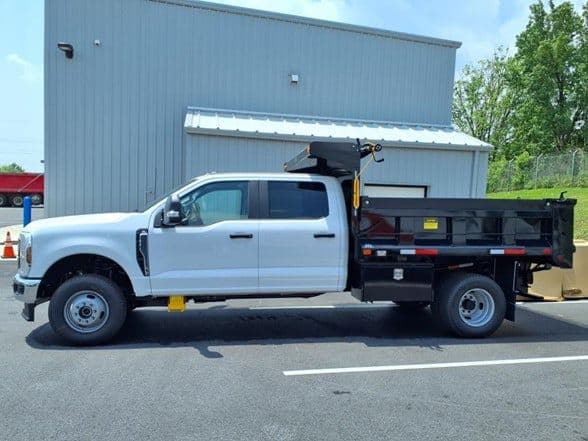 2025 Ford F350 image 4