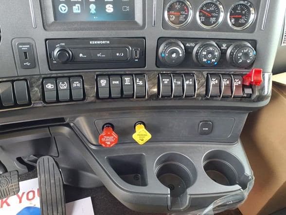 2026 Kenworth W990 image 13