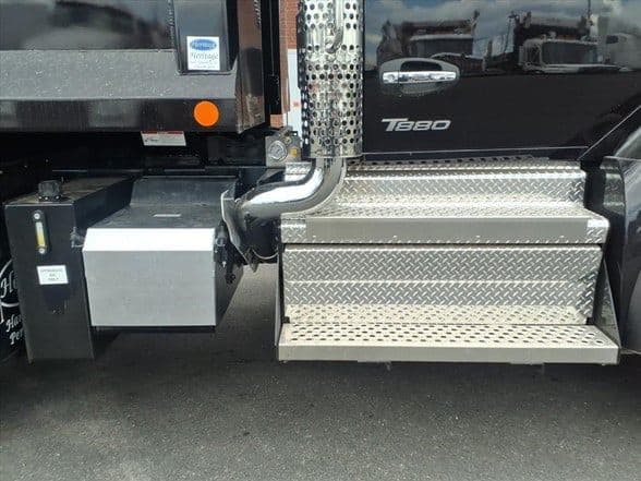 2026 Kenworth T880 image 3