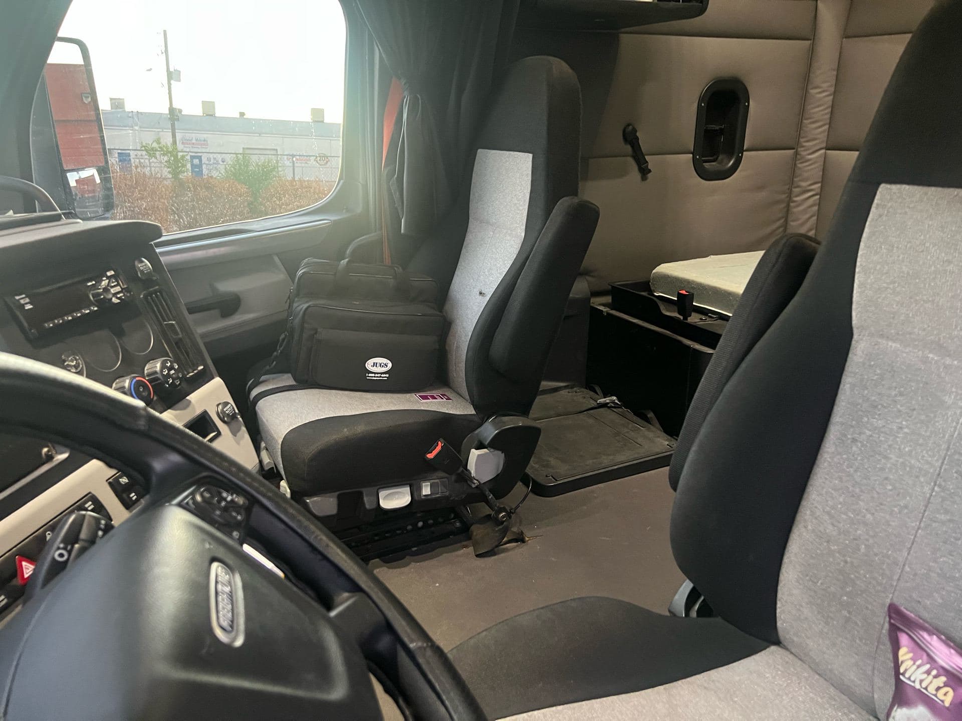 2020 Freightliner Cascadia image 7
